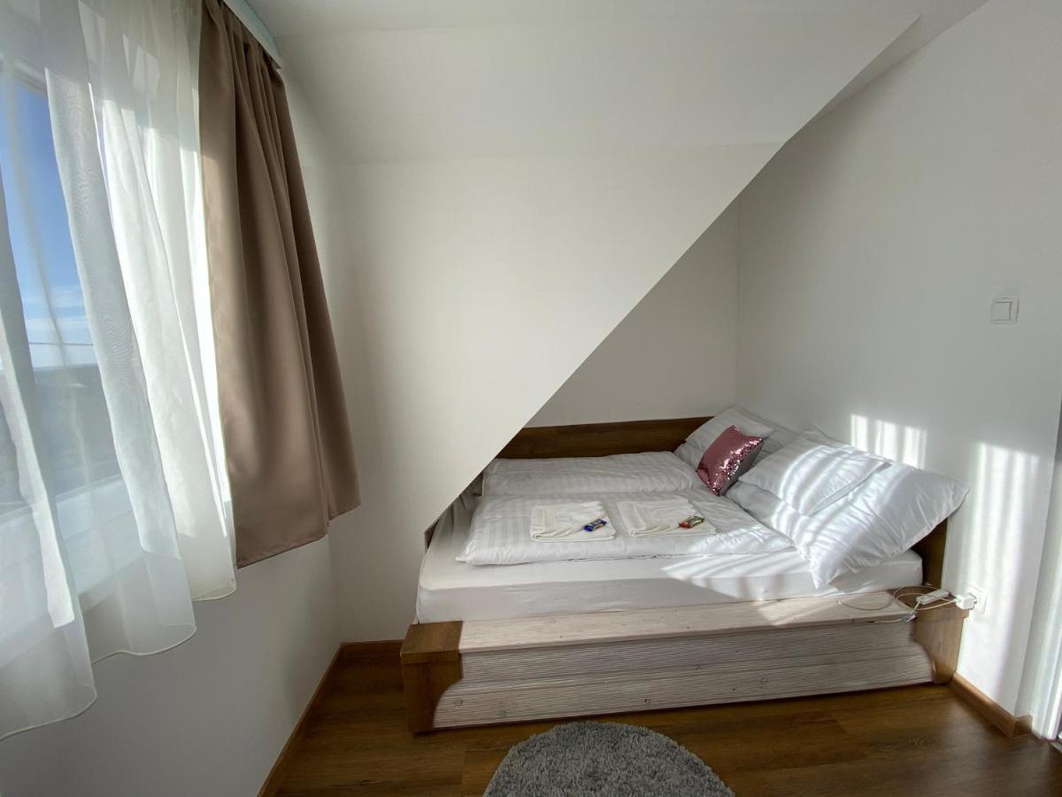 Platán Apartmanház Balatongyörök Exterior foto
