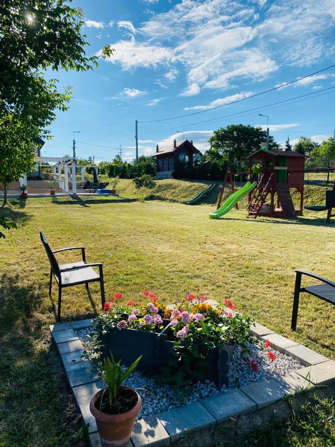 Platán Apartmanház Balatongyörök Exterior foto