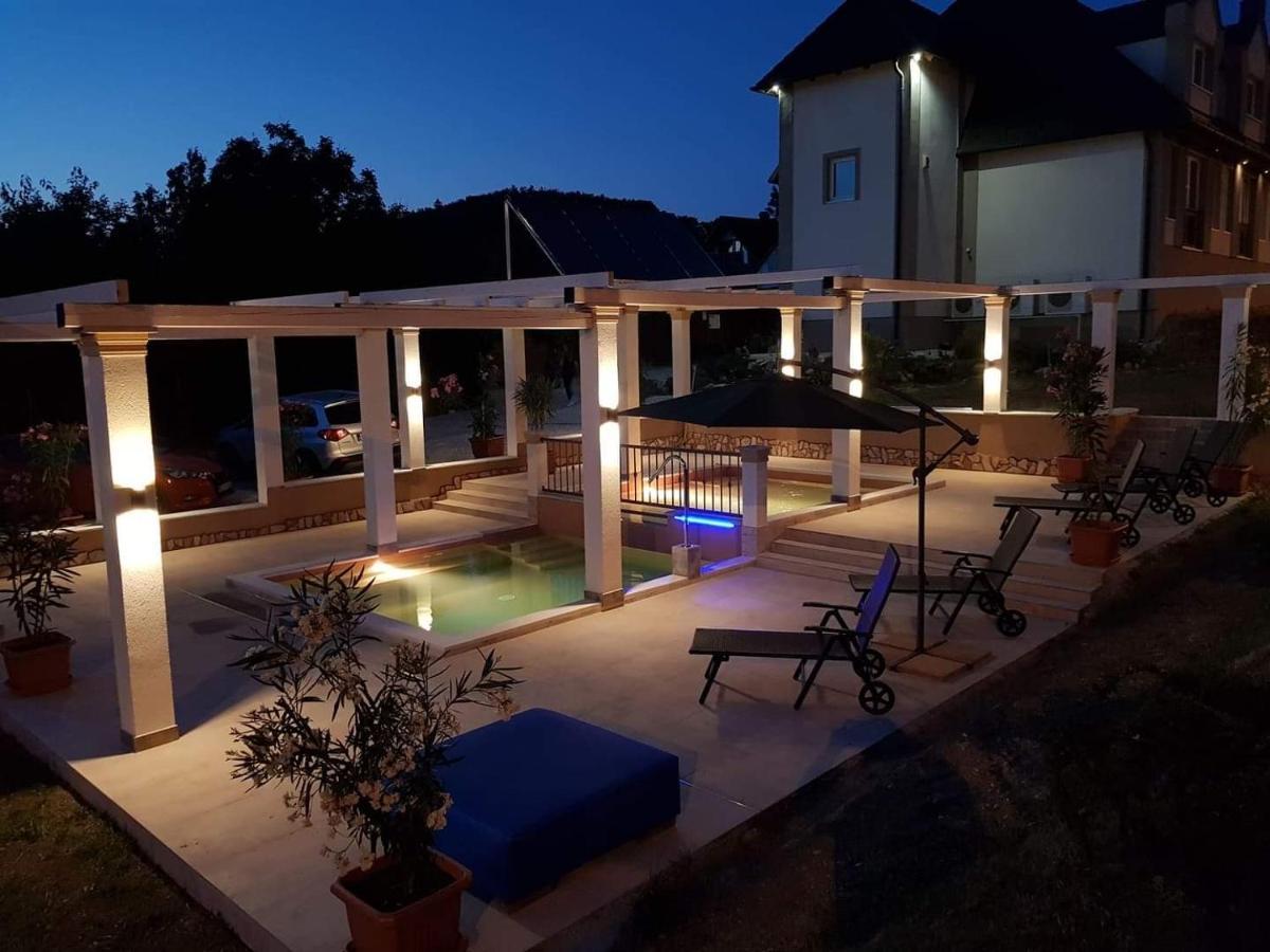Platán Apartmanház Balatongyörök Exterior foto