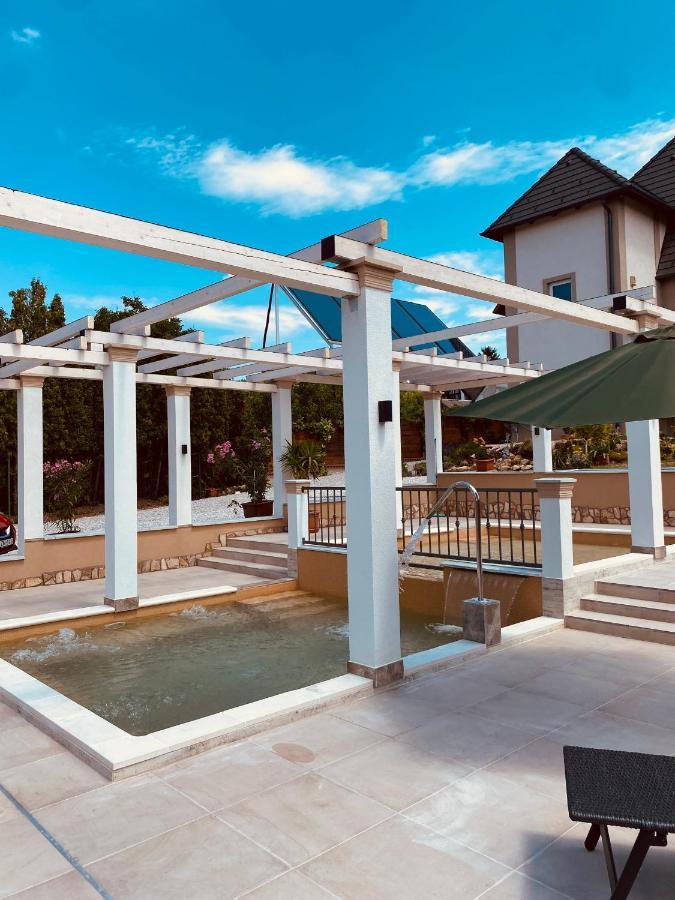 Platán Apartmanház Balatongyörök Exterior foto
